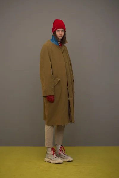 Look 10